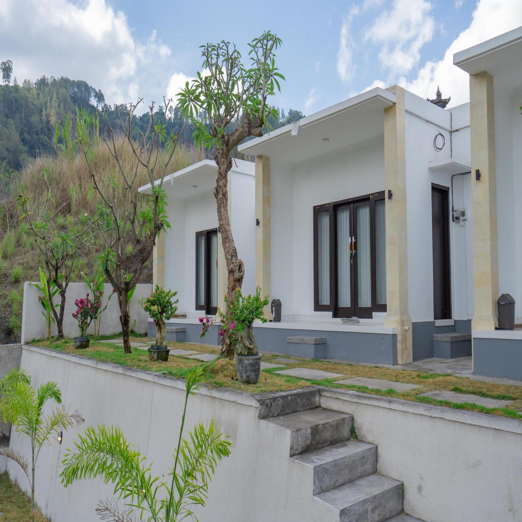 Batur Kencana Villa Mitra Reddoorz Baturaja  Ngoại thất bức ảnh
